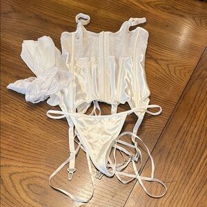 Acelandy White Lingerie Set with Corset, Thong and Stockings, size S/M, NWT